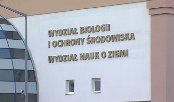 Dwa zostają