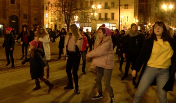 Tańcem w przemoc