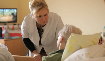 KE zainteresowana senioralną