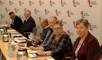 O seniorach i drogach