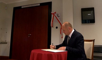 W hołdzie generałowi