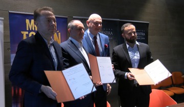 TOS z mecenasem