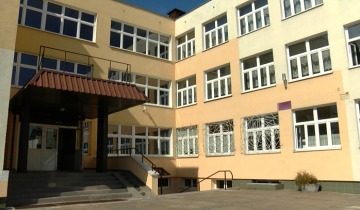 Pierwszego do szkół