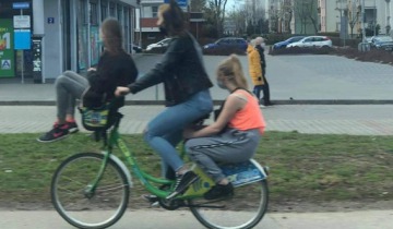 Trzech na rowerze