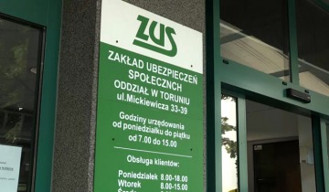 ZUS przyjmuje dłużej