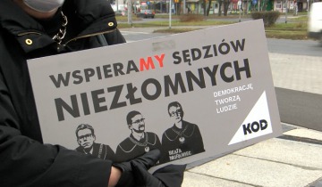 Manifestacja przed sądem