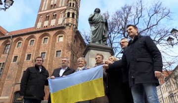 Wojna jednoczy polityków