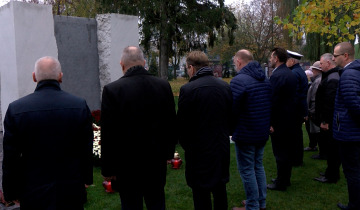 Znicze w Parku Pamięci 02.11.2022