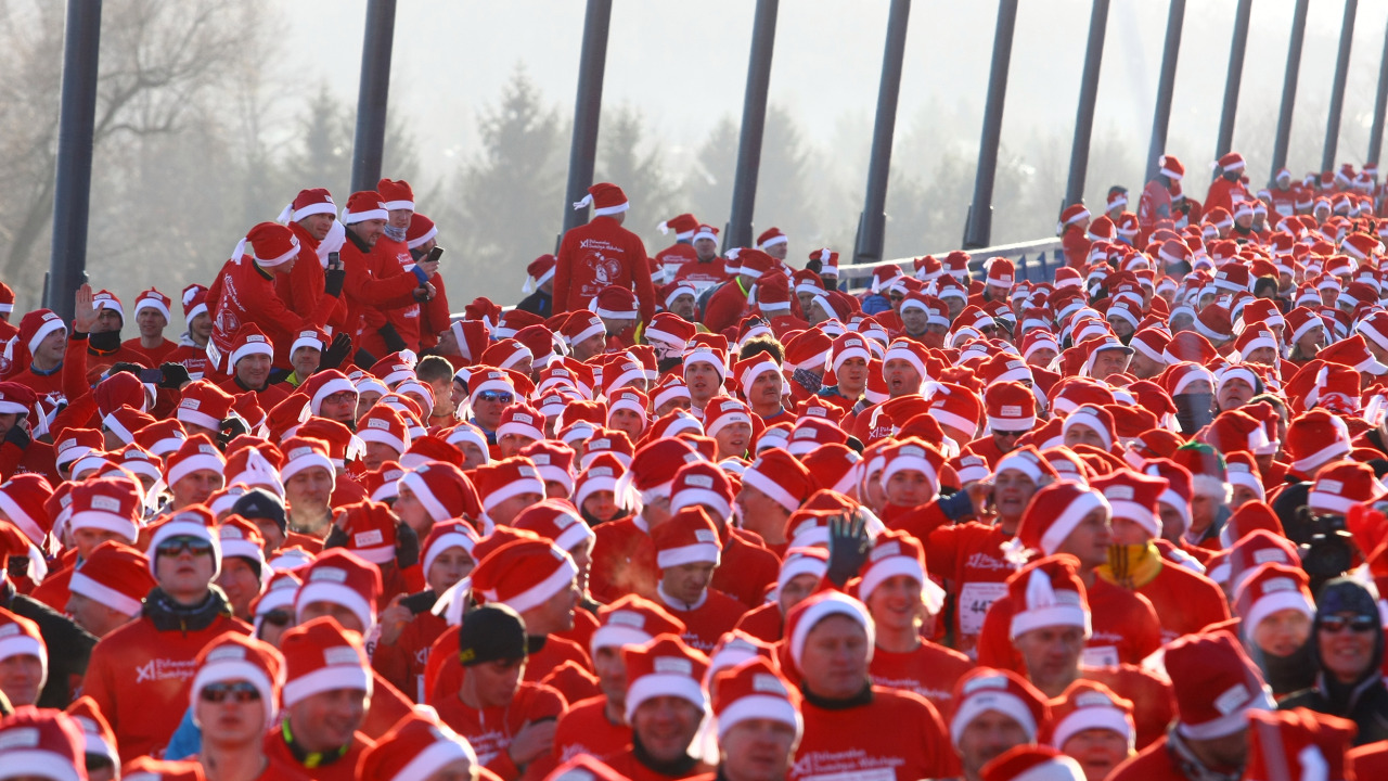 Bieg świętych Mikołajów ulicami Torunia 28.11.2024